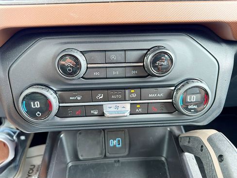 Used 2024 Ford Bronco Outer Banks AWD/4WD image 23