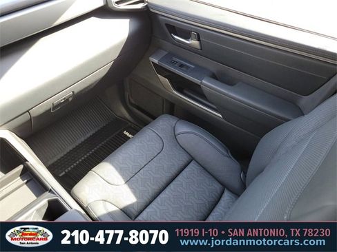 Used 2022 Toyota Tundra Limited image 15