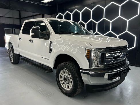 Used 2019 Ford F250 XLT AWD/4WD image 5