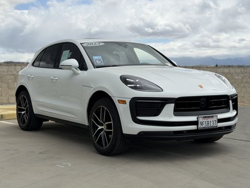 Used 2023 Porsche Macan AWD/4WD image 2