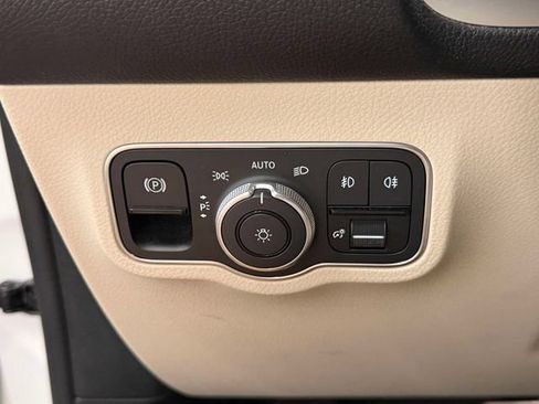 Used 2022 Mercedes-Benz GLB 250 4MATIC image 20
