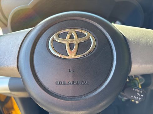 Used 2007 Toyota FJ Cruiser 4WD image 10