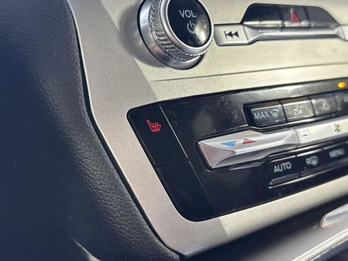 Used 2022 Ford Explorer XLT image 19