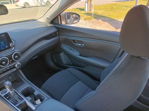 Used 2023 Nissan Sentra SV FWD image 12