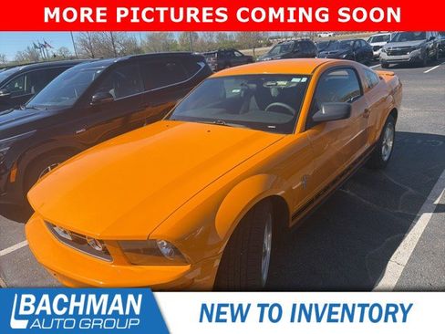 Used 2007 Ford Mustang Deluxe image 3