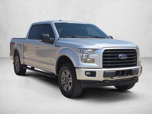 Used 2017 Ford F150 XLT w/ Equipment Group 302A Luxury AWD/4WD image 3