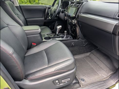 Used 2023 Toyota 4Runner TRD Off-Road Premium w/ Off Road Premium Plus Package AWD/4WD image 18