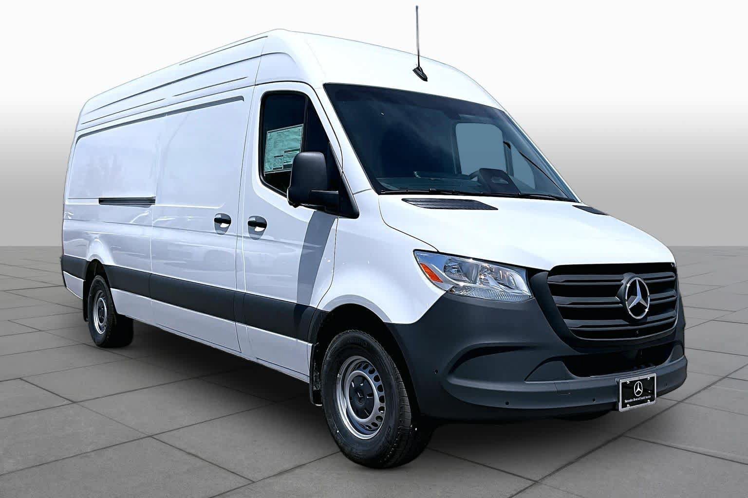 Used 2026 Mercedes-Benz Sprinter 2500 image 2