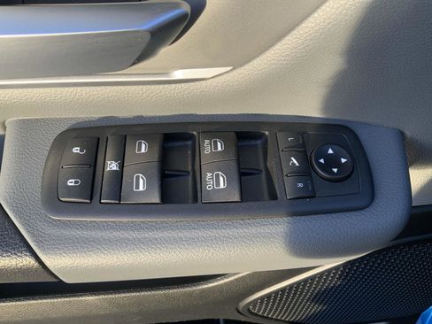 Used 2021 RAM 1500 Big Horn image 22