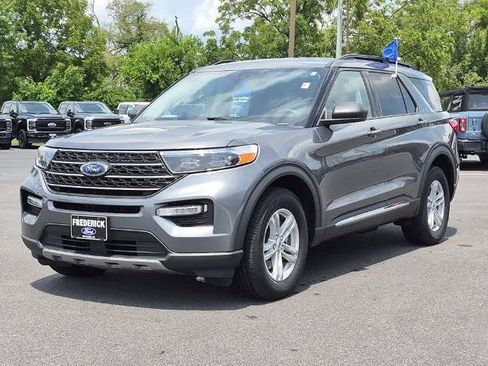 Certified 2023 Ford Explorer XLT w/ Equipment Group 202A AWD/4WD image 1