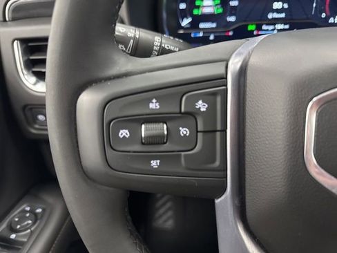 Used 2024 GMC Yukon SLT image 13