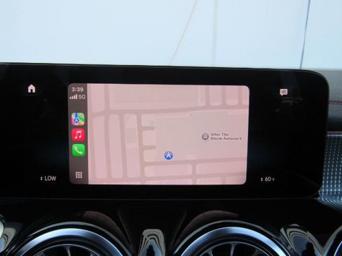 Used 2023 Mercedes-Benz EQB 300 4MATIC image 9