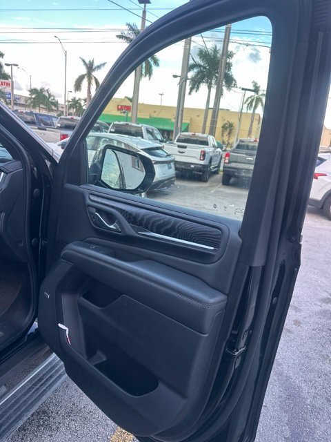 Used 2022 GMC Yukon XL Denali RWD image 8