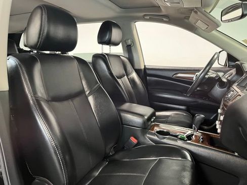 Used 2017 Nissan Pathfinder Platinum w/ Midnight Edition Package FWD image 10