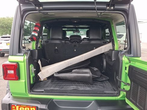 Used 2018 Jeep Wrangler Unlimited Rubicon AWD/4WD image 28