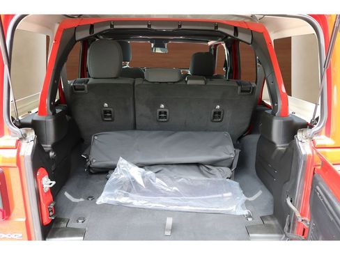 Used 2024 Jeep Wrangler Unlimited Sahara AWD/4WD image 16