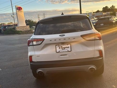 Used 2022 Ford Escape SE image 31