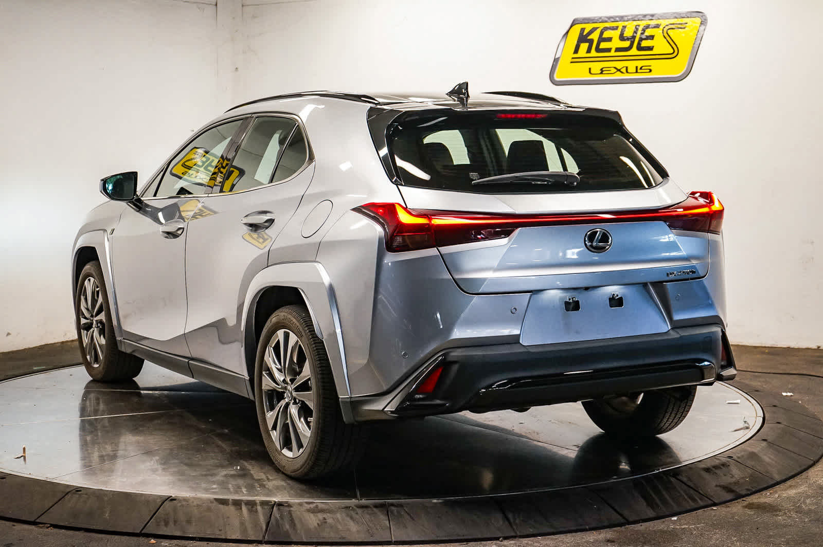 Used 2024 Lexus UX 250h F Sport FWD image 6