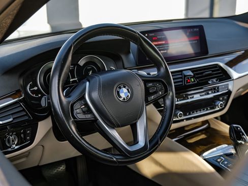 Used 2019 BMW 530e w/ Convenience Package image 15