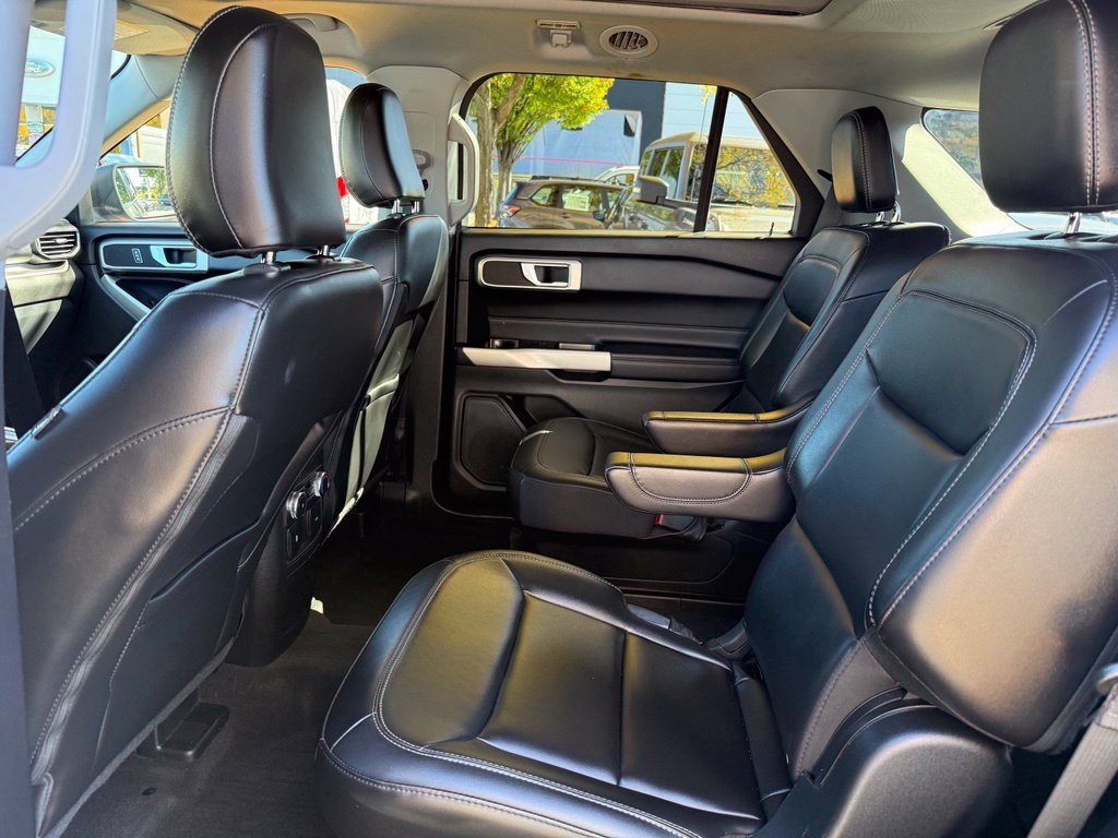 Used 2022 Ford Explorer XLT w/ Equipment Group 202A AWD/4WD image 24
