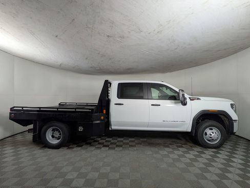 New 2025 GMC Sierra 3500 Pro w/ Convenience Package AWD/4WD image 6