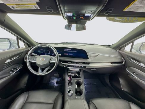 Used 2025 Cadillac XT4 Premium Luxury image 36
