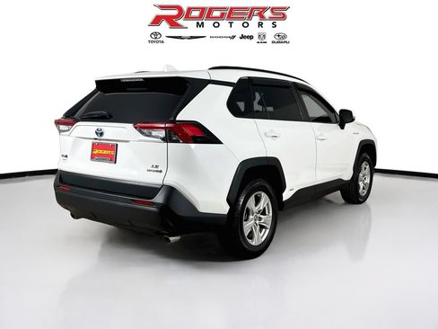 Certified 2021 Toyota RAV4 LE AWD/4WD image 13