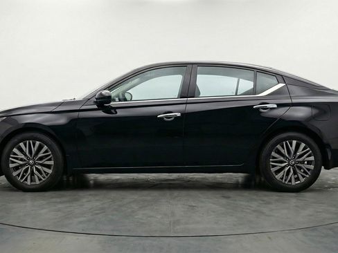Used 2025 Nissan Altima 2.5 SV image 5