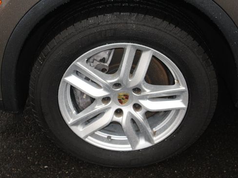 Used 2016 Porsche Cayenne image 29