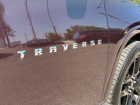 Used 2019 Chevrolet Traverse Premier w/ Driver Confidence II Package FWD image 3