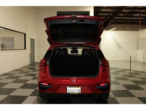 Used 2022 Kia Niro EX image 20