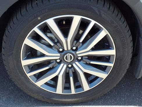 Used 2021 Nissan Kicks SV w/ Exterior Package image 9