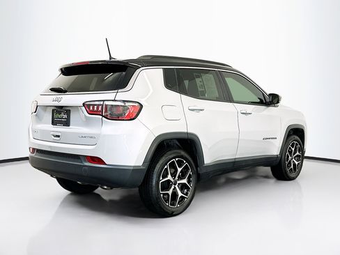 Used 2025 Jeep Compass Limited image 9