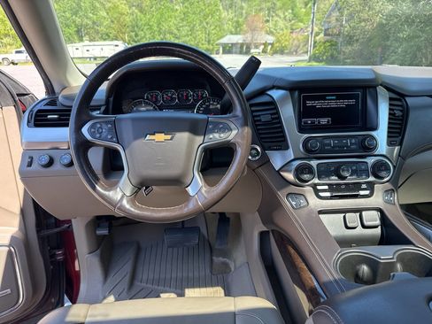 Used 2018 Chevrolet Suburban LT w/ LT Signature Package AWD/4WD image 14