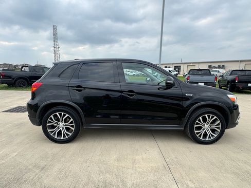 Used 2019 Mitsubishi Outlander Sport SE FWD image 9