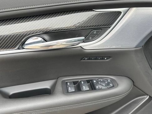 Certified 2024 Cadillac XT6 Sport AWD/4WD image 11