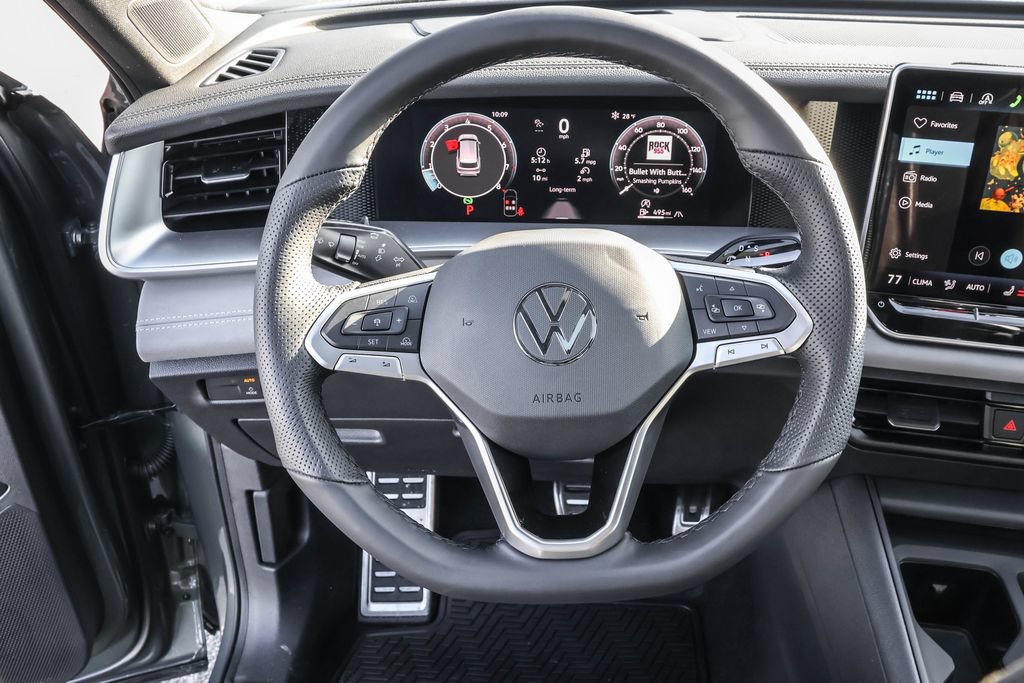 Certified 2026 Volkswagen Tiguan SE R-Line AWD/4WD image 18