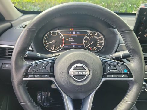 Used 2023 Nissan Altima 2.5 SL FWD image 9