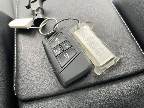 Used 2025 Volkswagen Jetta SE image 22