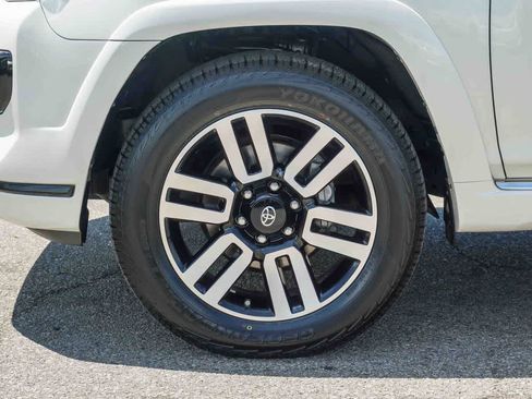 Used 2021 Toyota 4Runner Limited AWD/4WD image 10