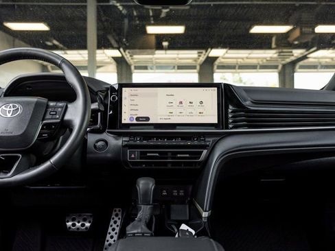 Used 2025 Toyota Camry XSE image 17