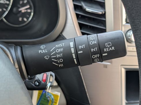 Used 2012 Subaru Outback 2.5i AWD/4WD image 31
