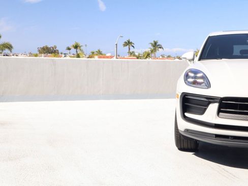New 2026 Porsche Macan AWD/4WD image 12