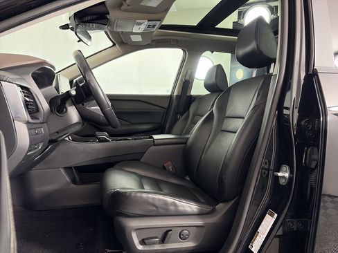 Used 2023 Nissan Rogue SV w/ SV Premium Package AWD/4WD image 6