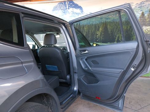 Used 2018 Volkswagen Tiguan SE image 29