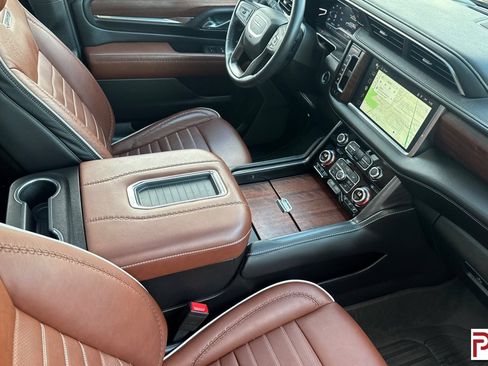 Used 2024 GMC Yukon Denali Ultimate AWD/4WD image 19