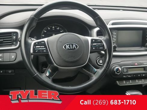 Used 2020 Kia Sorento EX AWD/4WD image 41