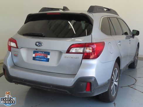 Used 2019 Subaru Outback 2.5i Limited AWD/4WD image 3