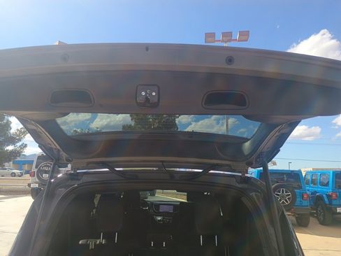 New 2025 Chrysler Pacifica Select image 26