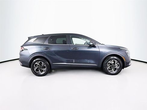 Used 2024 Kia Sportage LX image 8